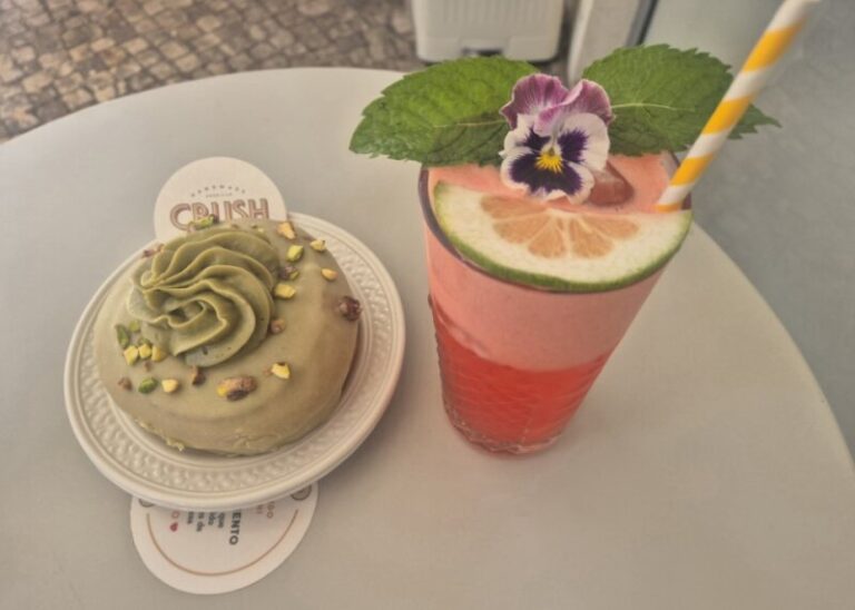 Pistachio doughnut and pink lemonade at Crush Doughnut in Lisbon. Lisbon restaurants and cafe´s.
