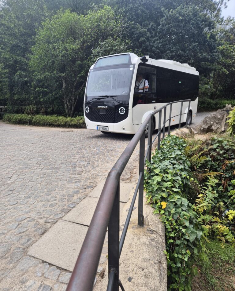Shuttle bus near Pena Park entrance, used to transport visitors to Pena Palace.