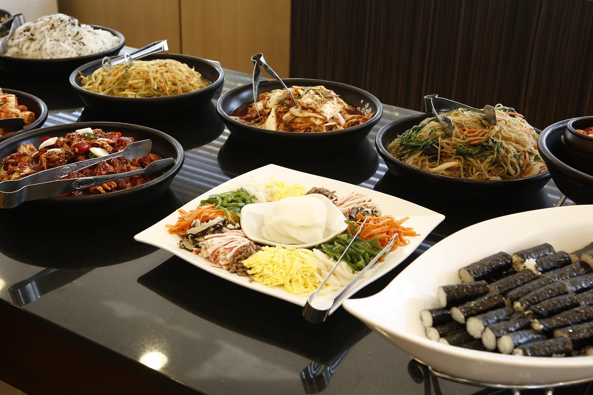 A generous lunch buffet in Helsinki showing how a cheap lunch in Helsinki under €15 can still offer variety, filling portions, and solid value during weekday lunch hours.