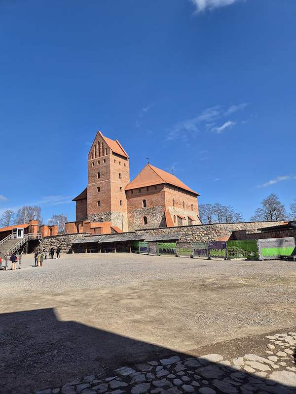 Trakai Castle day trip from Vilnius (2026) 4 Trakai Castle courtyard with main tower.