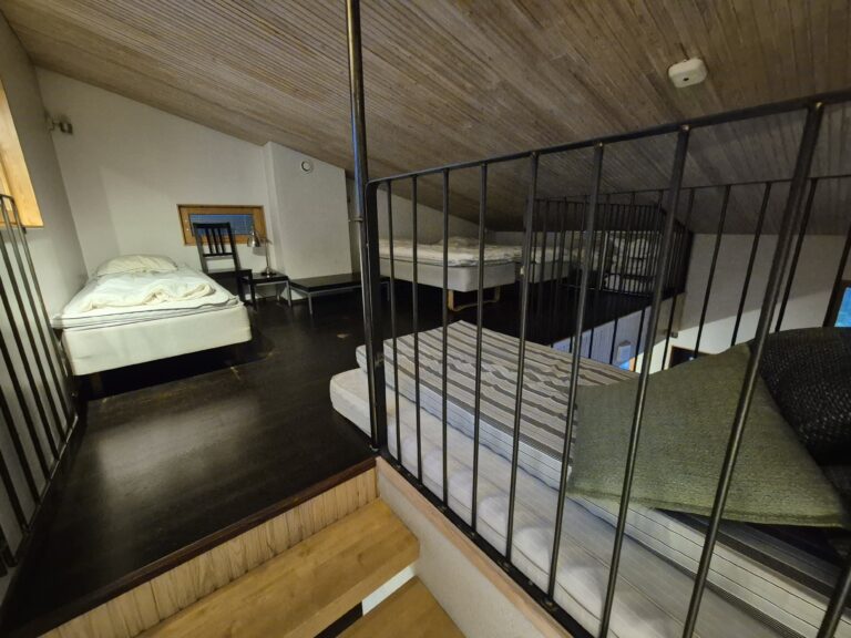Holyone B loft area