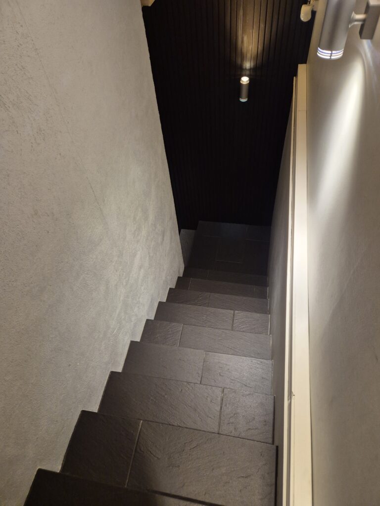 Holyone B spooky stairs to the basement