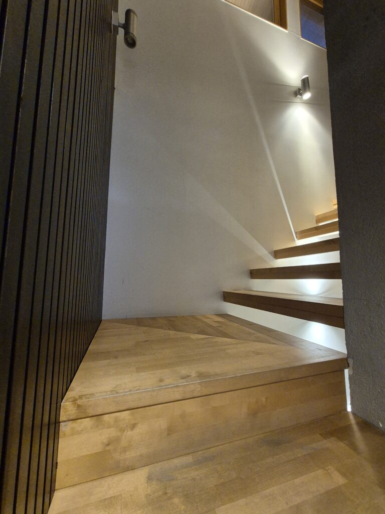 Holyone B stairs